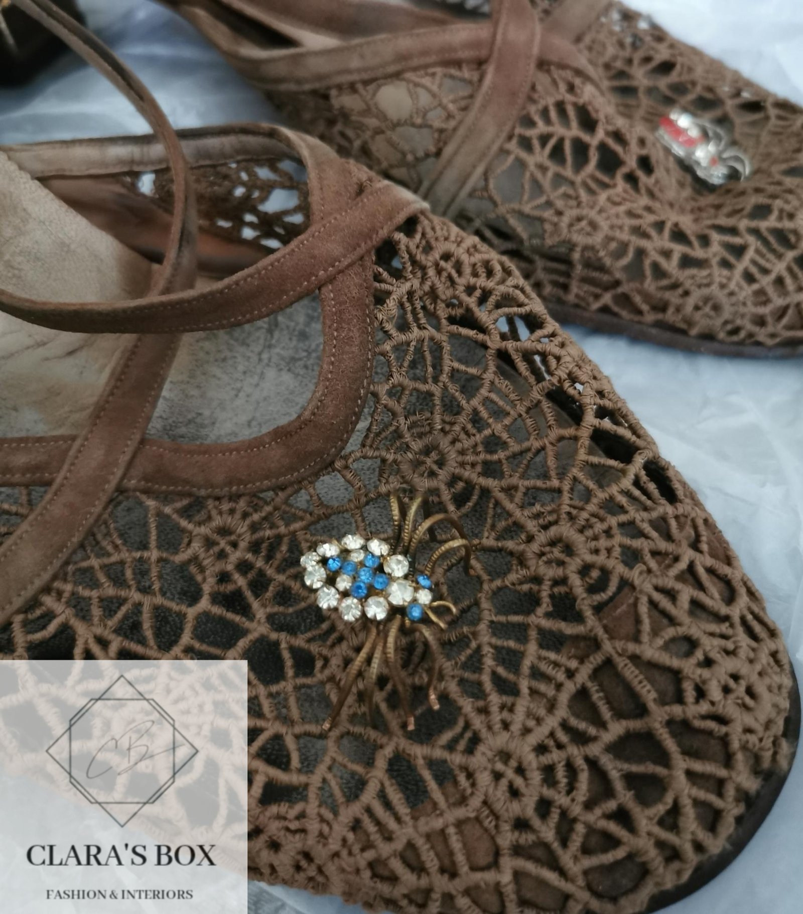 1930s cobweb suede heels, spider dress, British made - Image 3